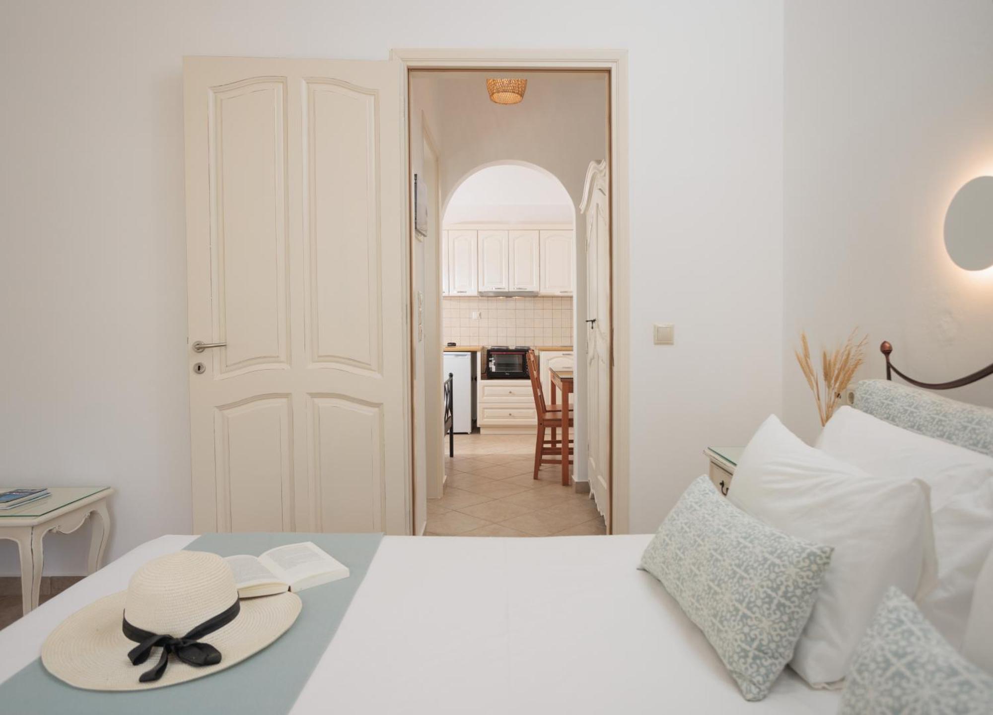 Maria'S Rooms & Studios Agia Anna  Exterior photo